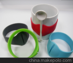 供應(yīng)福硅居TY-0063陶瓷杯套 創(chuàng)新的可夾湯勺硅膠杯套